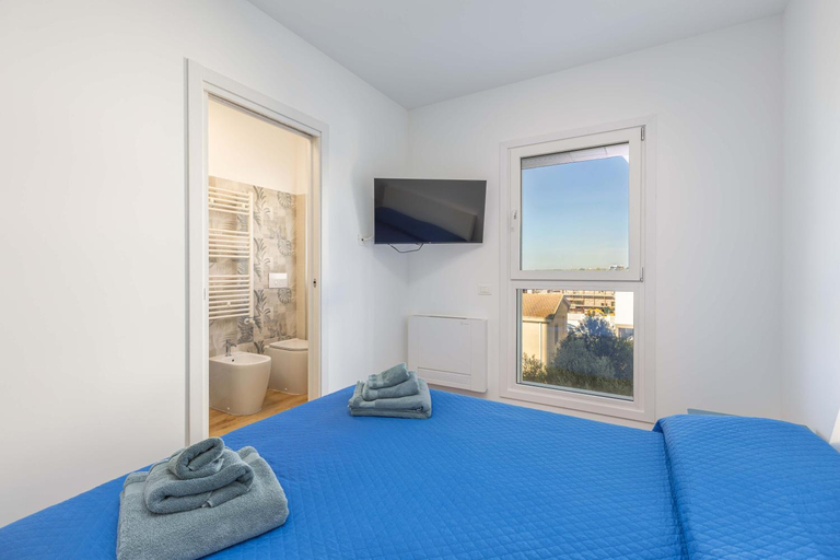 Bedroom 2, Bcolors rooms, Cagliari