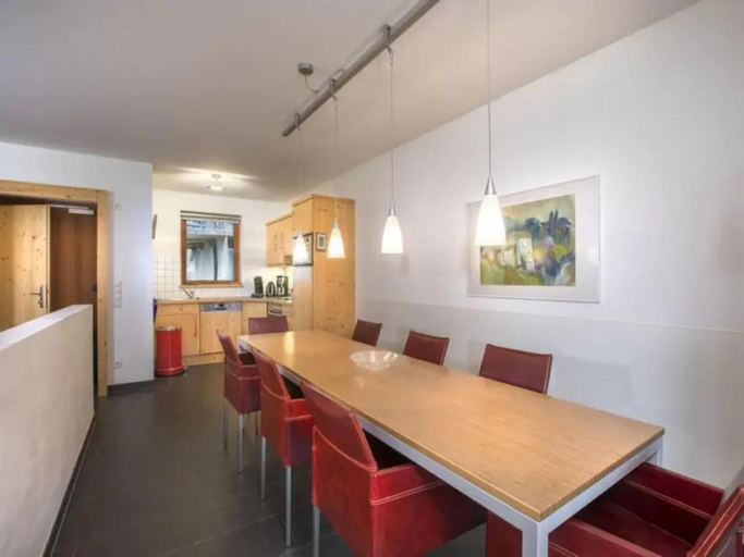 Dining 2, Maisonette Stay for 8 Guests, Zell am See