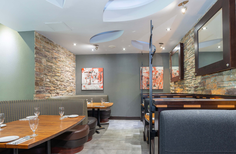 Food & Drinks 5, Sandman Signature Surrey-Guilford Suites, Greater Vancouver