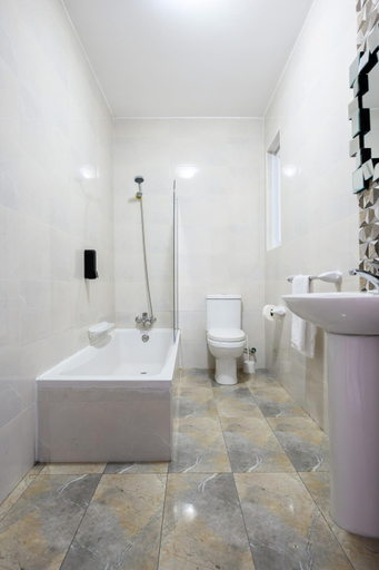 Bathroom 5, F5 Room 2, Private Room two single beds shared bathroom in shared Flat
