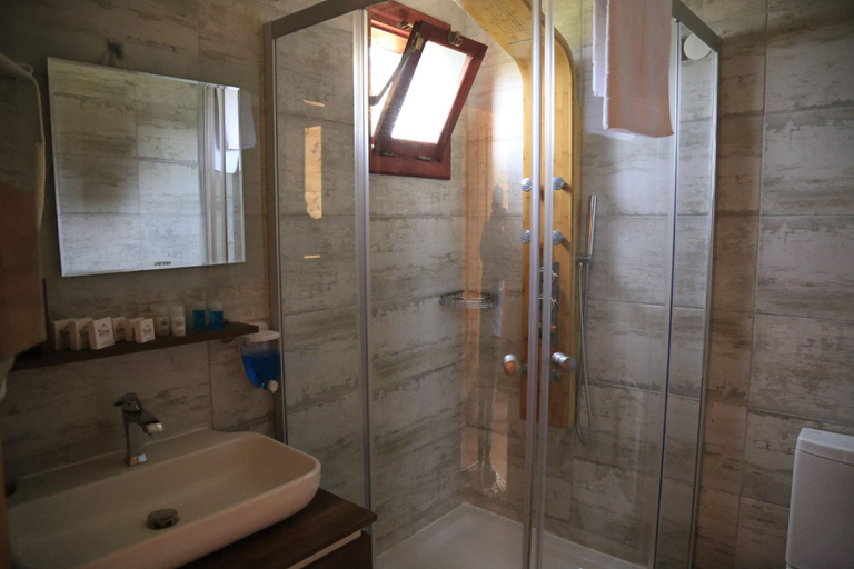 Bathroom 3, Teona Caglayan Bungalov, Fındıklı