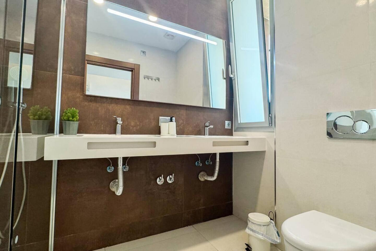 Bathroom 4, VillaTierra. Luxury villa. Best views in Nerja, Málaga