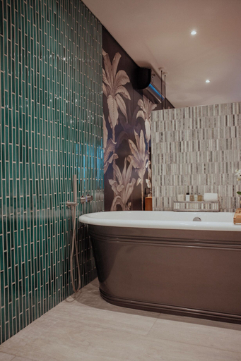 Bathroom 5, Le Petit Manoir Boutique Hotel, Cape Winelands
