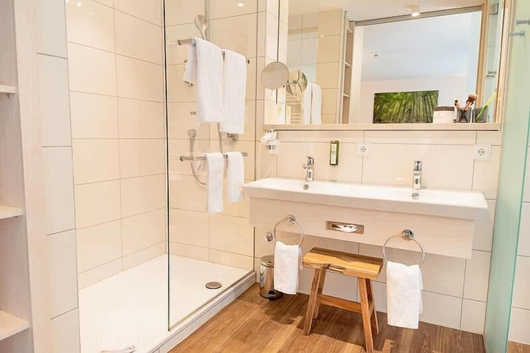 Bathroom 4, Hotel Bären Titisee, Breisgau-Hochschwarzwald