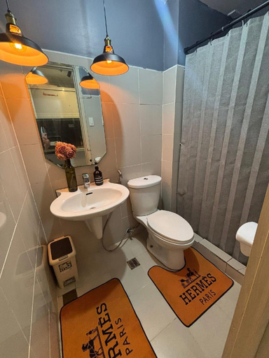 Bathroom 2, JJ Staycation Tower 1A, Quezon City