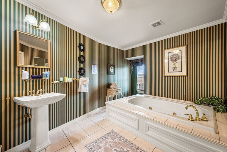 Bathroom 4, Waynebrook Inn, Est 1865, Chester