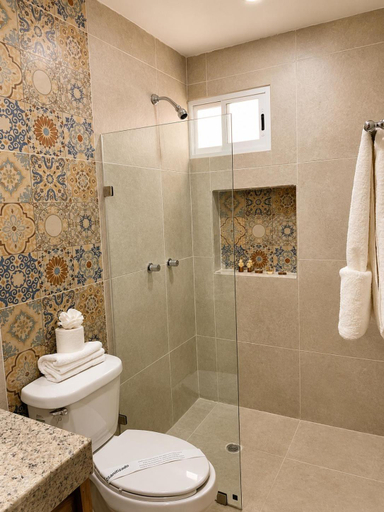 Bathroom 4, Hotel Catedral Valladolid, Valladolid