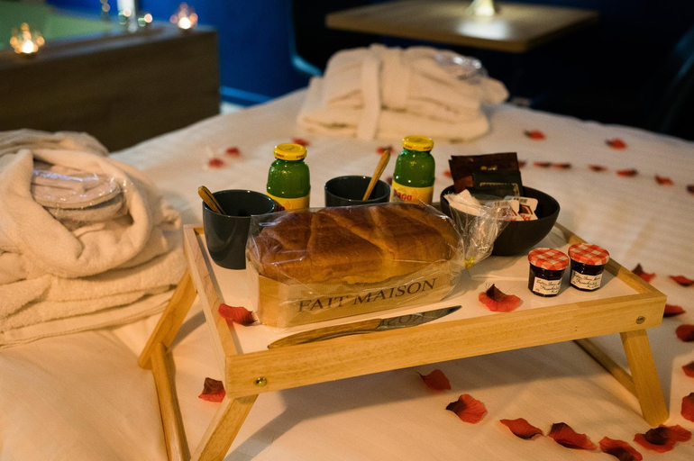 Food & Drinks 5, La Parenthese Envoutee, Somme