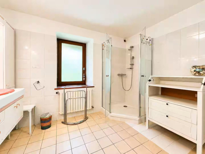 Bathroom 3, Grand Chalet - Veranda & Terrasse - Vue Montagne, Ain