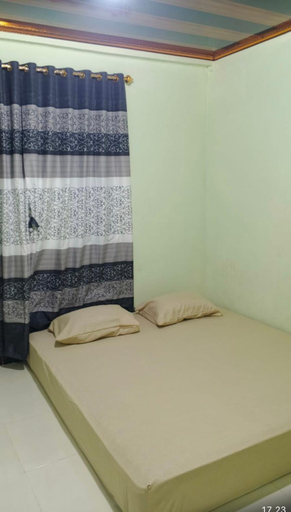 Bedroom 2, Sunrise Komodo Homestay, West Manggarai
