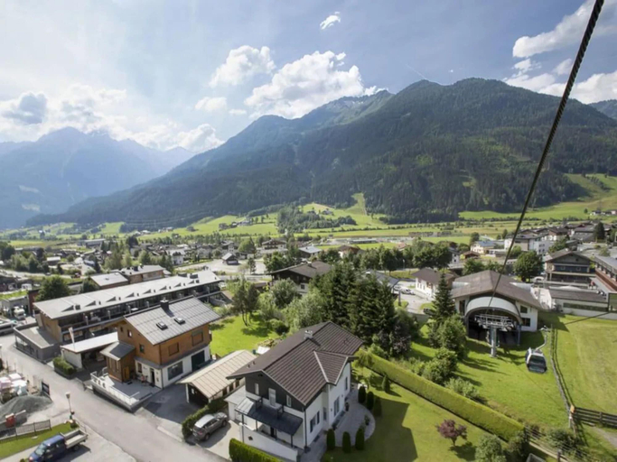 View from property 3, Bright Apartment With Garden for 8, Zell am See