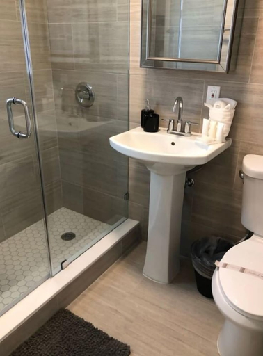 Bathroom 3, Broadway Suites Downtown By Rocketstay, Miami-Dade