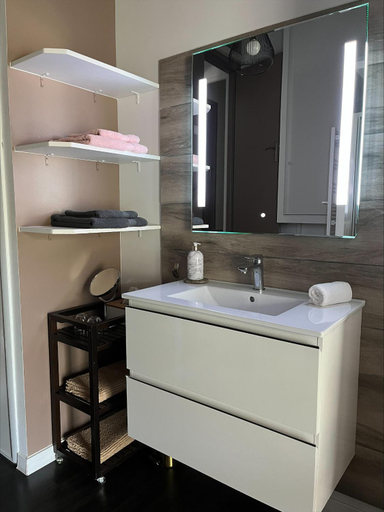 Bathroom 3, Petit ParadyZen - Chambres d'hotes & Institut bien-etre, Hérault