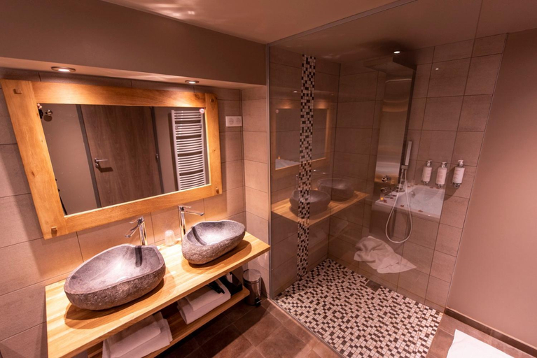 Bathroom 3, La Parenthese Envoutee, Somme