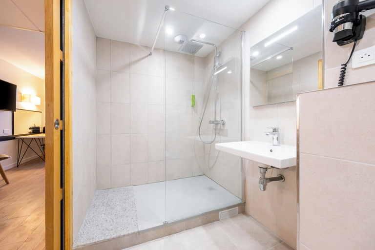 Bathroom 4, Best Western Hôtel du Château Maisons-Laffitte, Yvelines