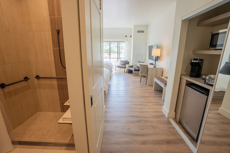 Bathroom 3, Taawaki Inn - Cottonwood., Yavapai