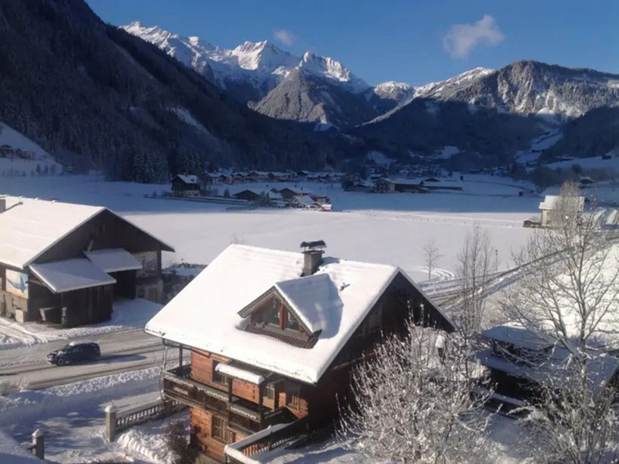Primary image 5, Maisonette Stay for 8 Guests, Zell am See