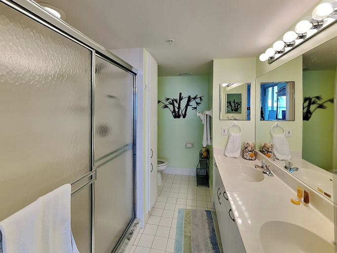 Bathroom 3, Hibiscus 844 by Distinctive Beach Rentals, Lee