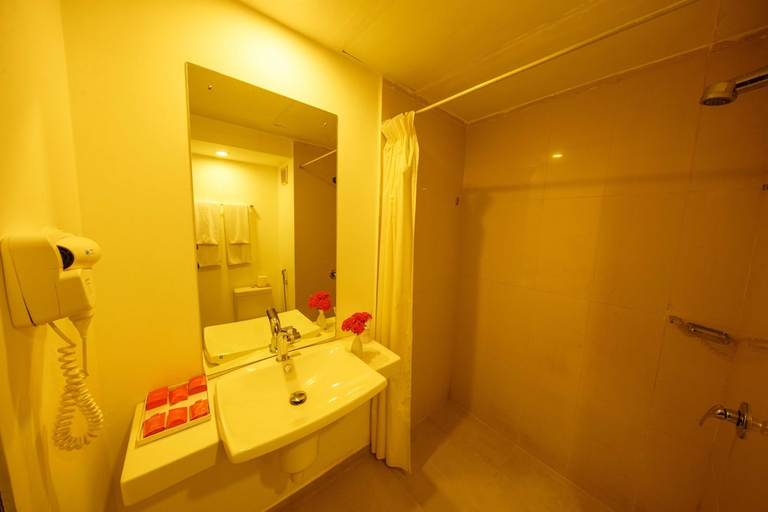 Bathroom 4, Citrus Hikkaduwa, Hikkaduwa