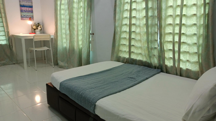 Bedroom 2, Zainab Cottage, Pasir Putih