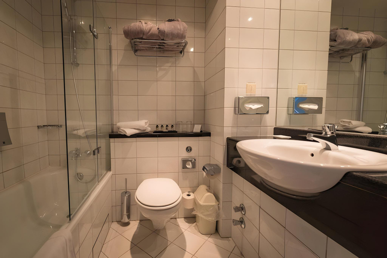 Bathroom 4, Club Wyndham Patong Hill Phuket, Pulau Phuket