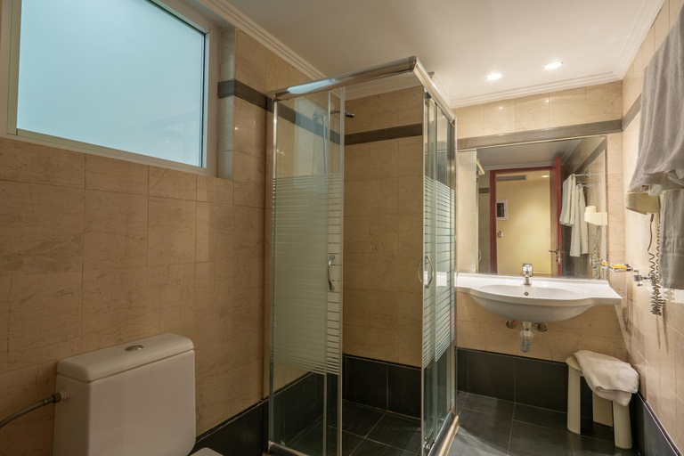 Bathroom 4, Angelika Pallas Hotel, Epirus