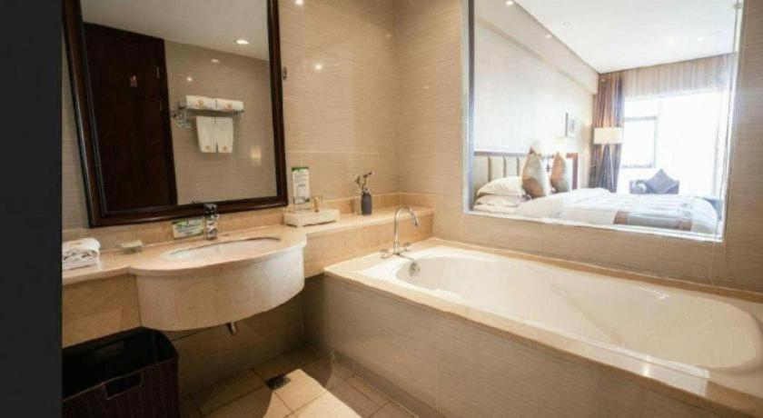 Bathroom 4, Liuzhou Sanjiang Dongxiang Hotel, Liuzhou