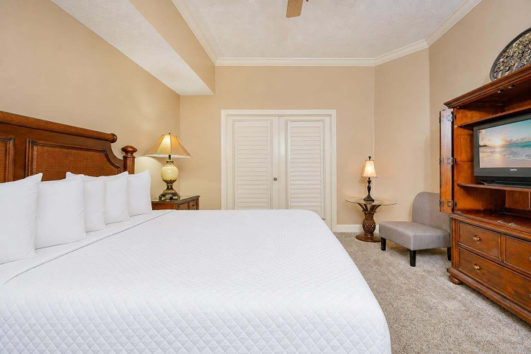 Room 4, Phoenix West 405 3 Bedroom Condo, Baldwin