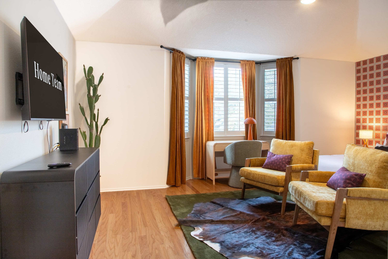 Room 4, Upscale Escape Pool Hot Tub Game Room Firepit, Bexar
