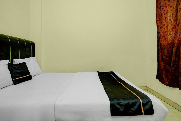 Room 4, Hotel O near Stadion Pahoman formerly Ra, Bandar Lampung