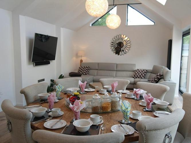 Food & Drinks 5, Bay Tree House, Dorset
