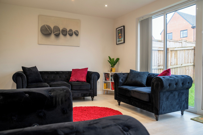 Primary image, 3-bed House - Sleeps 6 - Free Parking - Garden, Sheffield