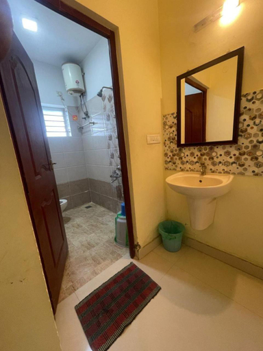 Shower, Baba House Home Stay, Coimbatore