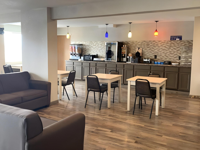 Food & Drinks 5, Microtel Inn & Suites By Wyndham Fond Du Lac, Fond du Lac