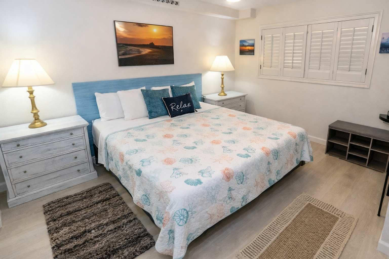 Room 1, 2BR Condo - 2 Pools - Jacuzzi - Steps to Beach SPI, Cameron