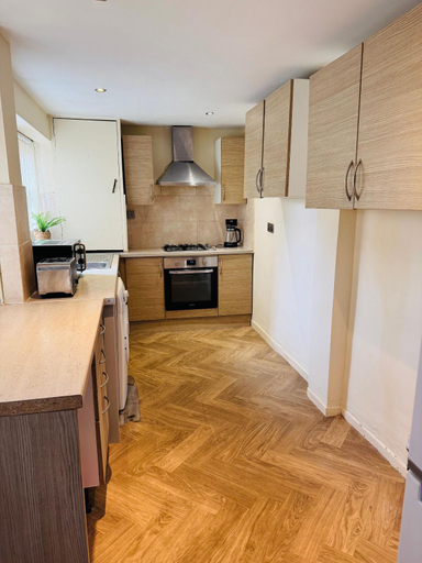 2, Contractors and Tourists friendly in Salford, Salford