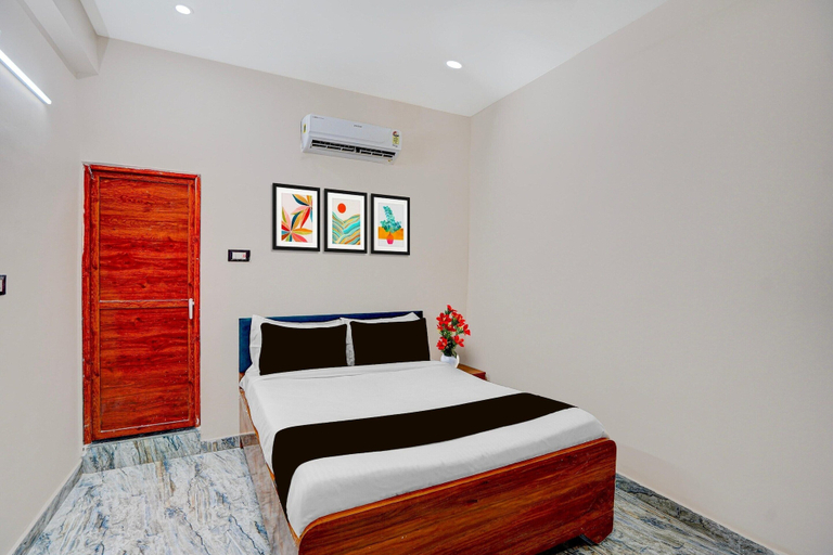 Room 5, Hotel O Vijay Shree Marriage Hall, Gopalganj