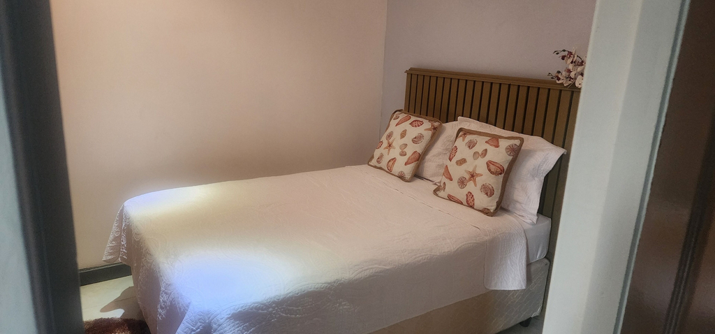 Room 4, Vive mol, Saint Francois