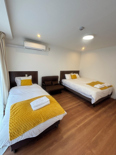 Room 5, New Happy Smile, Ōta