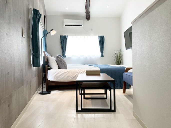Room 5, Neo Universal 02, Osaka