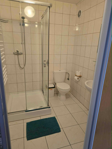 Bathroom 3, Pokoje goscinne „SEN”, Iława