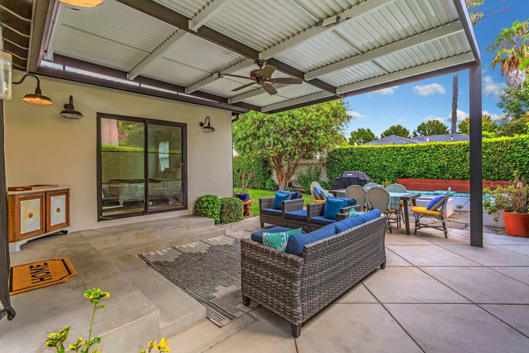 Room 2, Spacious 4BR Games Workspace Outdoor Fun, Los Angeles