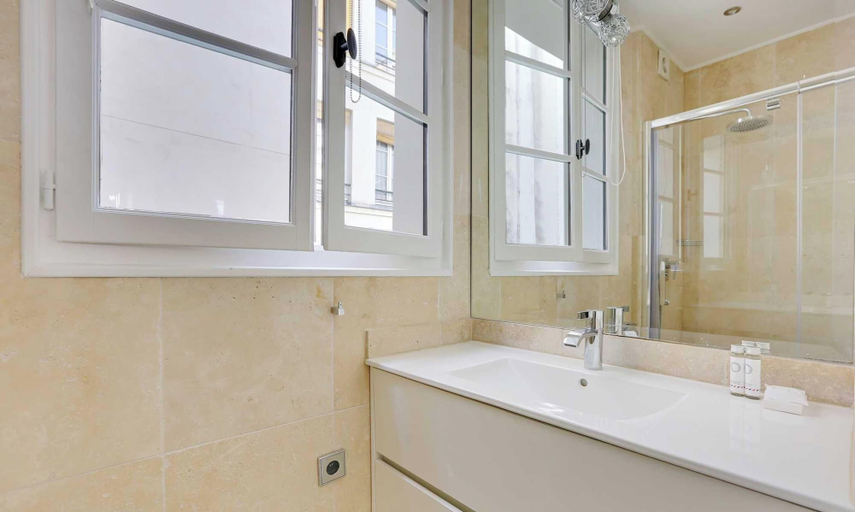 Bathroom, Superb apartment -2BR/6P- Musée d'Orsay /Louvre, Paris