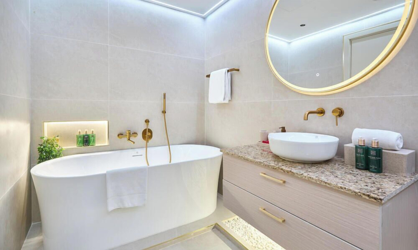 Bathroom 5, bnbme - The Cove B2 - 1BR plus Study, Dubai