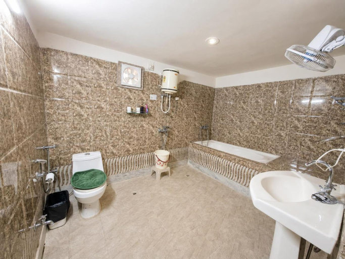 Bathroom 4, Suroth Mahal Hotel, Karauli