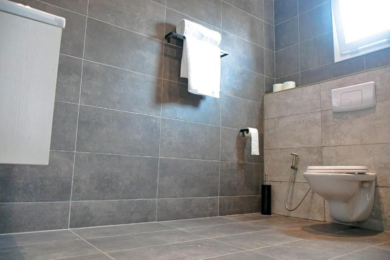 Bathroom 3, voak home, Wouri