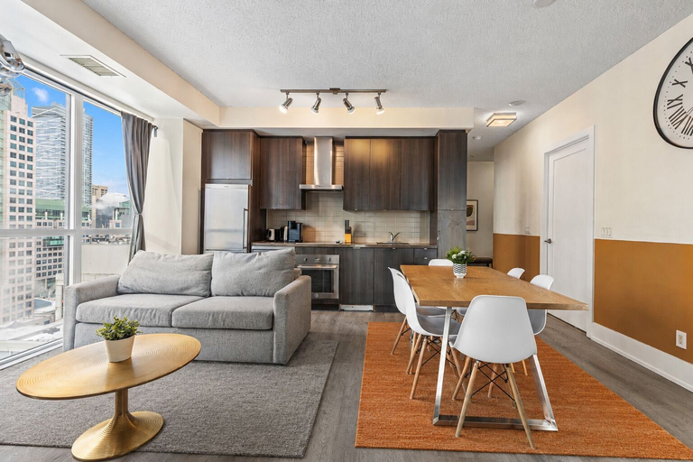 Private kitchen, The Colin Suites - Downtown Toronto, Toronto