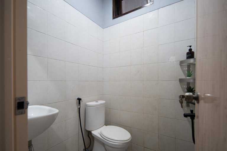 Bathroom 3, Cove Stariez Auria, East Jakarta