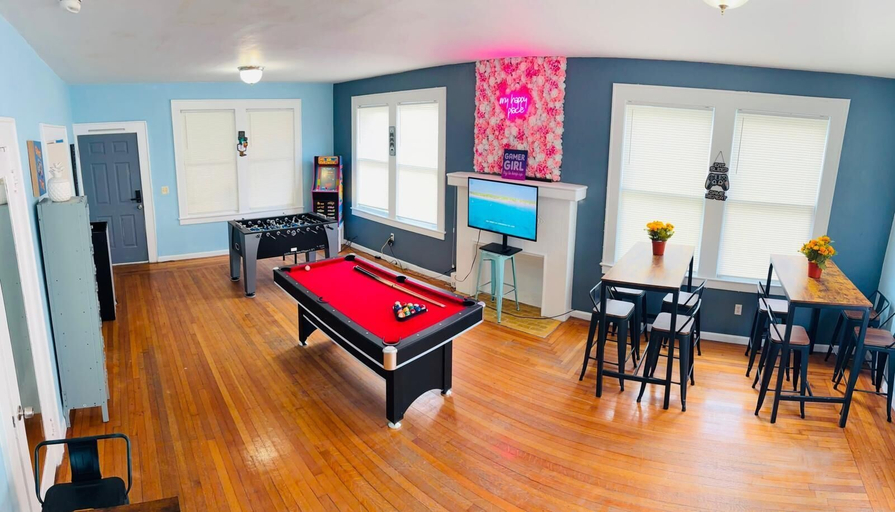 Game room 4, Green Little Havana, Miami-Dade