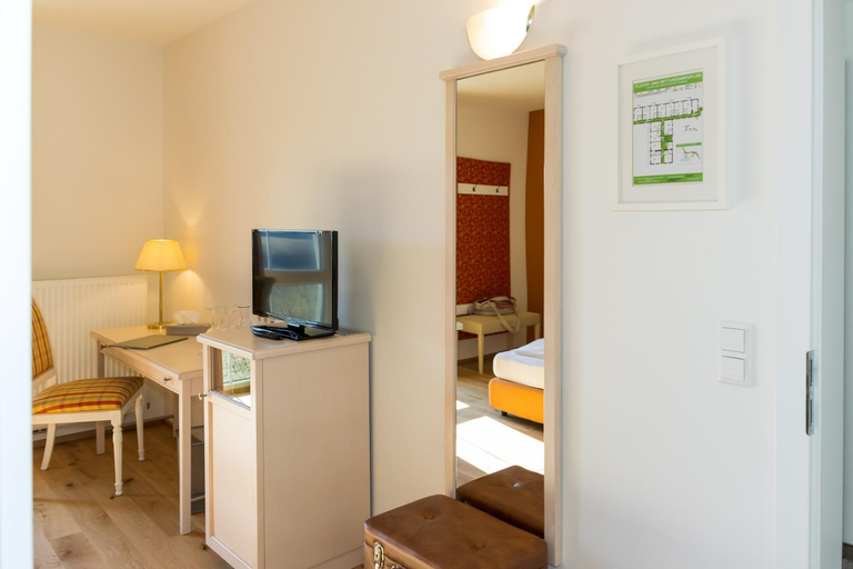 Bedroom 2, Winzerhotel am GUT MOSER, Leibnitz